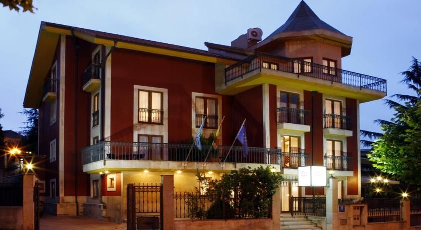 Ayre Hotel Alfonso II Oviedo Kültér fotó